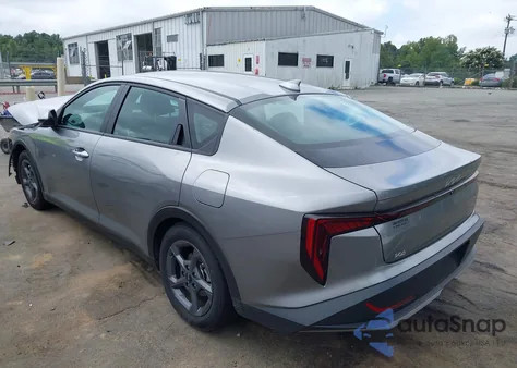 2025 Kia K4 Lxs из США, поврежденный, VIN 3KPFT4DE6SE140577